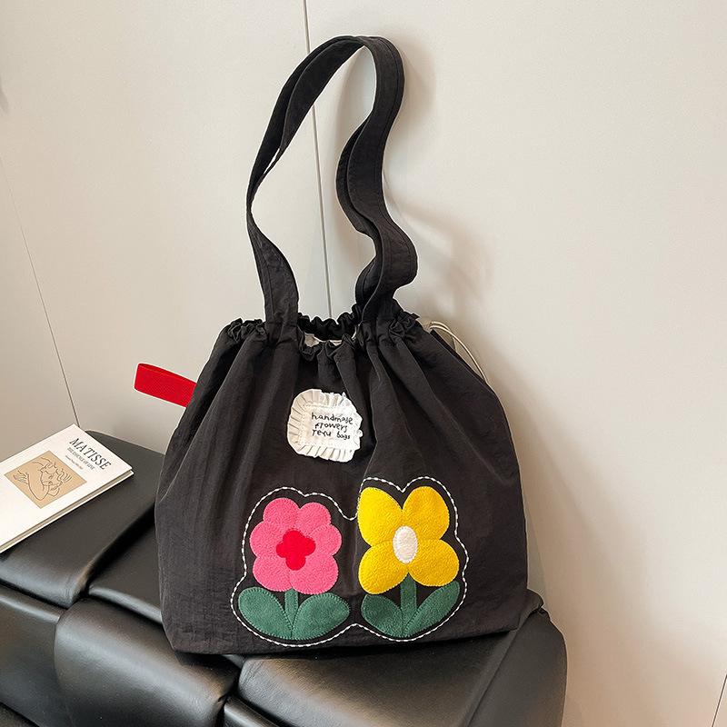 

Women s bag large-capacity new summer versatile drawstring shoulder shopping bag lazy wind commuter tote bag чёрный