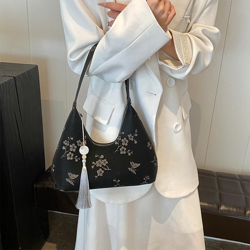 Мягкая ткань черного цвета — фото 4