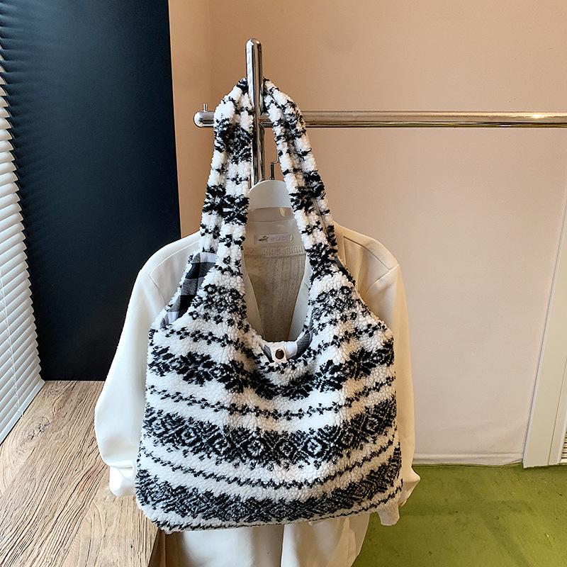 

New Winter Plush Tote Bag for Women Fair Isle Lamb Fleece Shoulder Bag Large Capacity Fuzzy Crossbody Purse Cozy Granular Grain чёрный