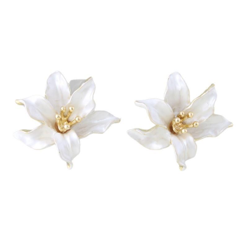 Exquisite high-end three-dimensional flower oil drop earrings, retro fashion personalized flower earrings, temperament versatile stud earrings