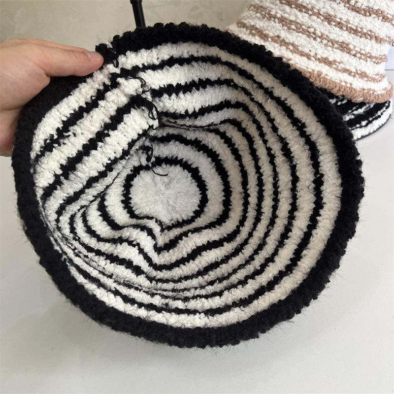 Autumn and Winter Black and White Striped Bucket Hat Women's Casual Breathable Bucket Hat Fashion Knitted Basin Hat Literary and Versatile Thermal Hat
