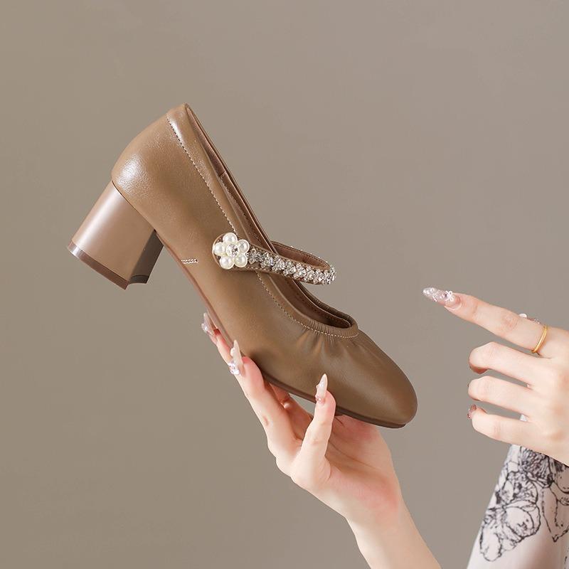 Sweetheart rhinestone word with Mary Jane shoes women's new light mouth thick heel single shoes with skirt high heels