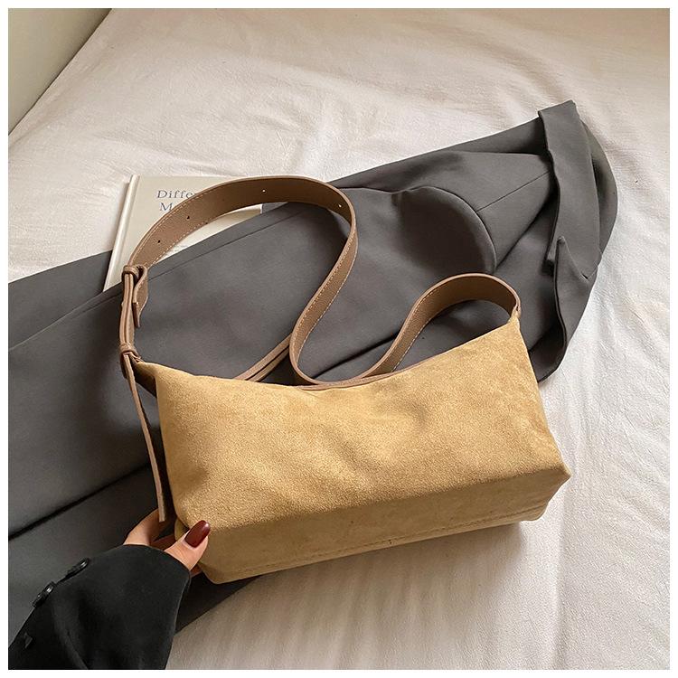 Underarm Bag Women's Large-capacity Autumn and Winter New Trendy High-value Niche Matte Retro Shoulder Bag