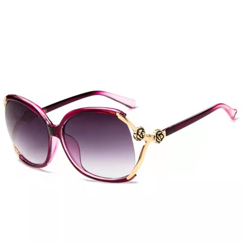 New Large Frames Square Sunglasses Female's Designer Fashion Sun Spectacles Female Outdoor Travel Eye Spectacles UV 400 Protection Oculos De Sol