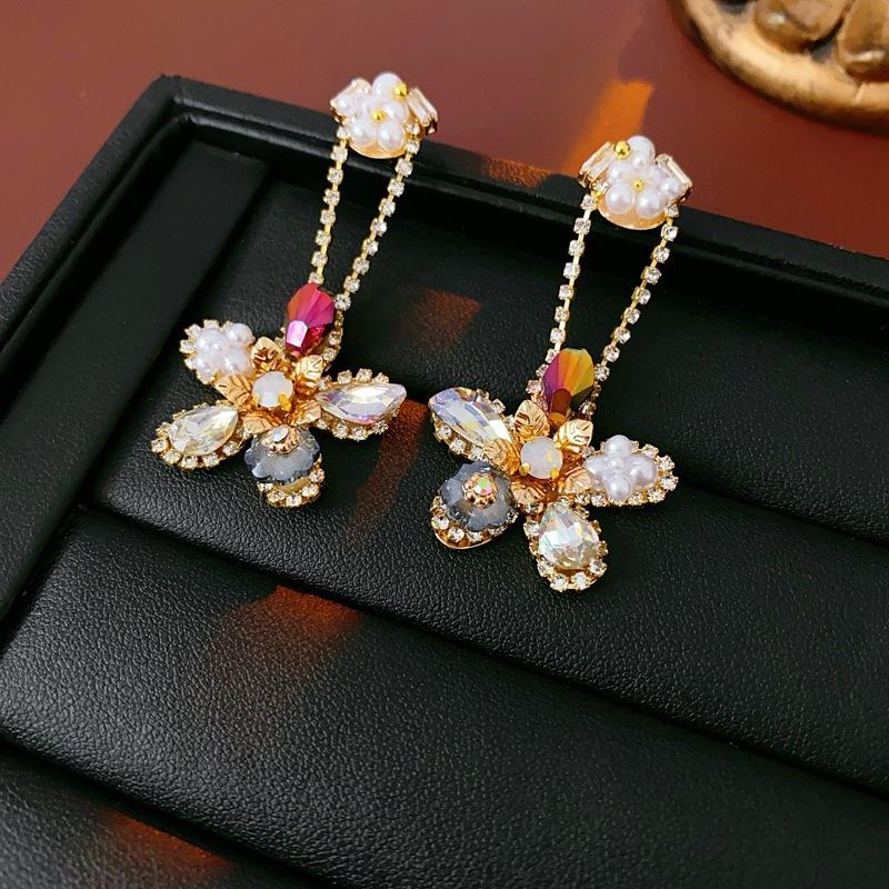 Silver needle zircon snowflake Christmas tree wrapped earrings fashion atmosphere temperament earrings personality light luxury trendy earrings women