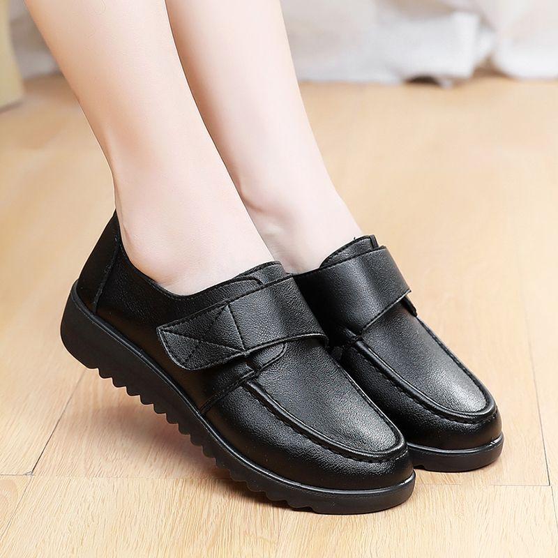 Spring and Autumn Round Head Work Shoes Women's Flat Bottom Thick Sole Non-slip Waterproof and Oil-proof Women's Shoes Restaurant Black Lea