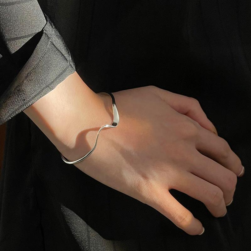 S925 Silver Simple Wave Bangle: Women's Fashion, Cold Style Hip Hop Jewelry Trend