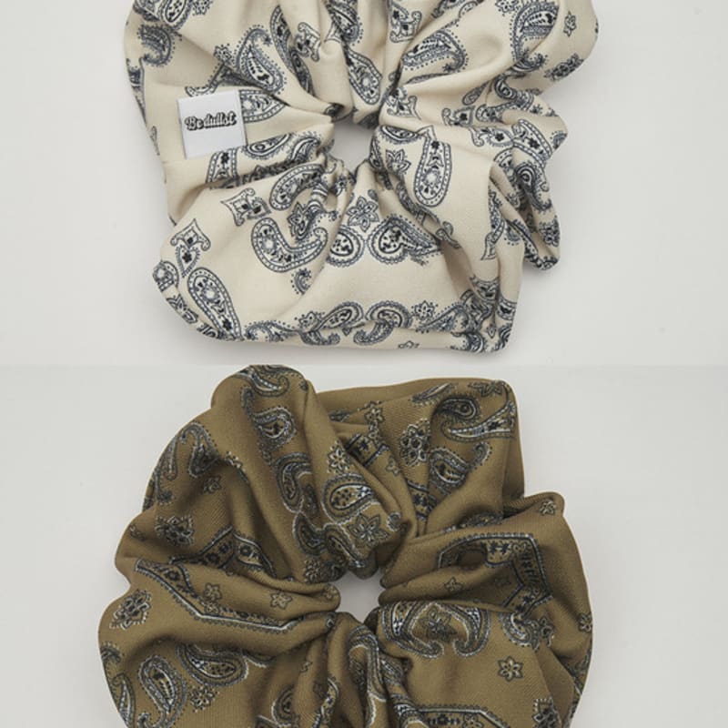 Be Dullst Paisley Big Scrunchie_2color