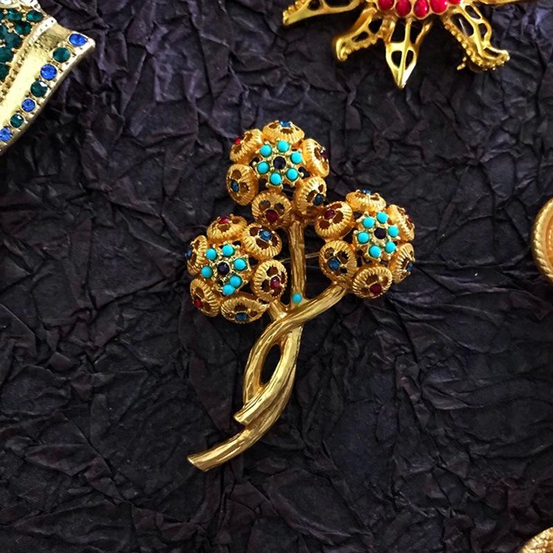 Vintage Antique-Style Gemstone Brooch for Men and Women - Party Dress Accessory