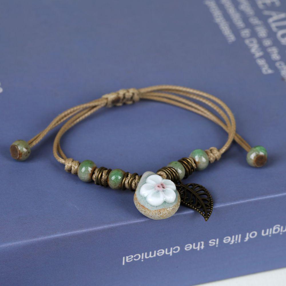 Yuan Xiaohong Ceramics Mori Style Bee Bracelet with Cute Ornaments and Natural Woven Hand Rope