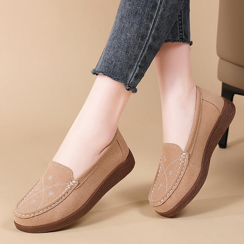 Cow Suede Women Flats Slip-on Loafers Light Casual Walking Driving Shoes Mother Shoes Traveling Flat Shoes