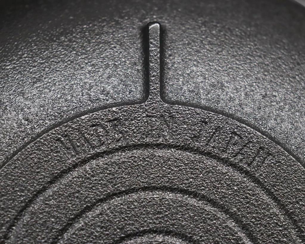Asahi Iwate Prefecture Traditional Craftsmanship Nanbu Iron Irori Pot 27 with Two Handles and Wooden Lid and IH Commercial Use (2.8L Capacity) (Gas