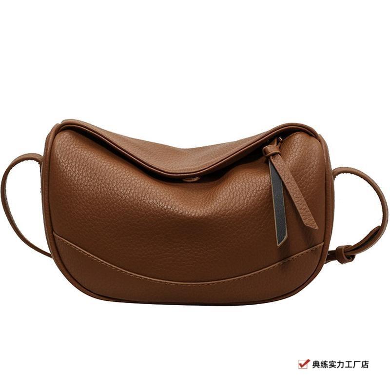 This year's popular casual fashion dumpling bag women's bag new high-end versatile retro texture shoulder messenger bag