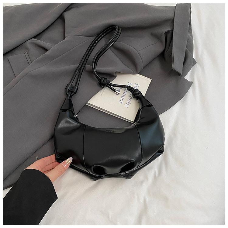 Casual commuter dumpling bag women's 2025 new trendy fashion versatile shoulder bag pleated slack messenger bag