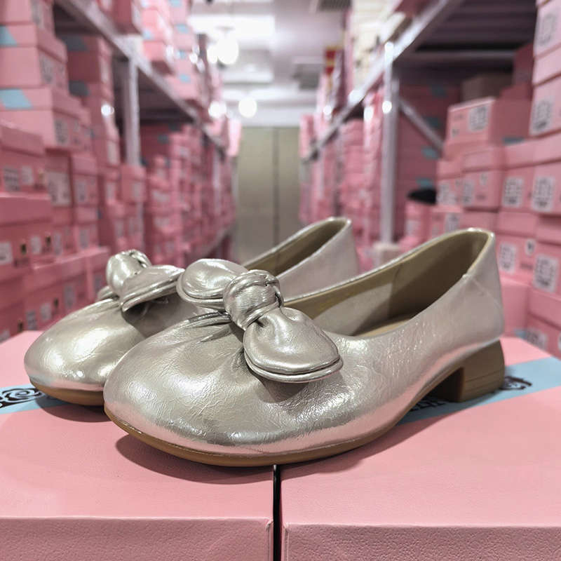 Shallow mouth round head soft leather grandma shoes comfortable versatile Doudou shoes women's 2025 spring and autumn new bow low heel single shoes