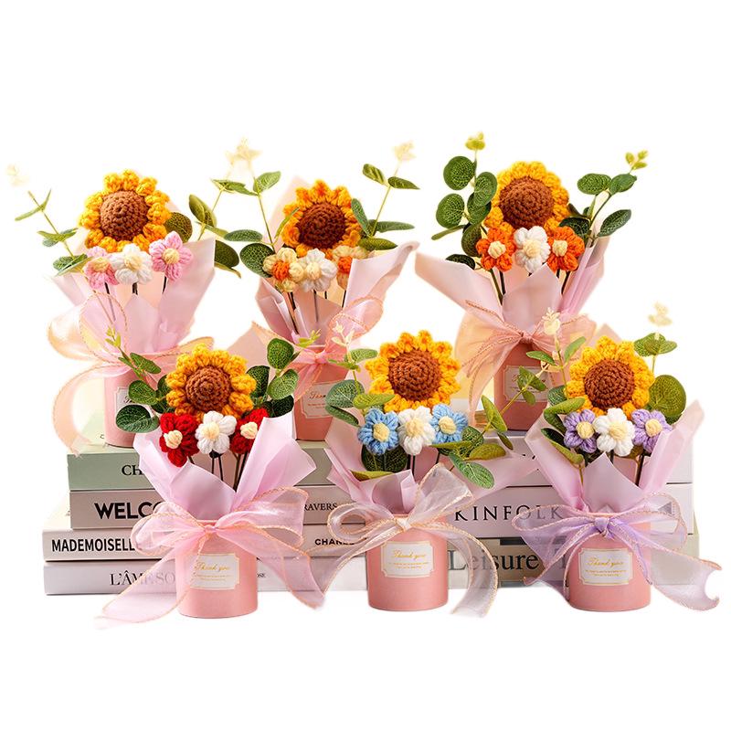 Handmade Knitted Yarn Sunflower Bouquet Mini Hug Teacher's Day Gift