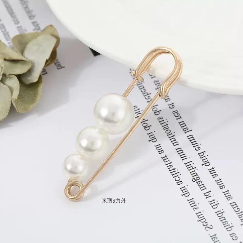 Waist Pin Accessory Brooch for Adjusting Clothing Fit and Preventing Exposure