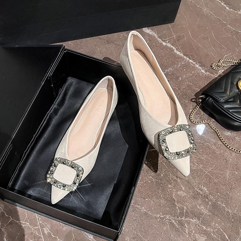 

Остроносые туфли-лодочки новый темперамент мелкий вырез стразы плоская подошва одна педаль женские туфли 42 абрикосовый