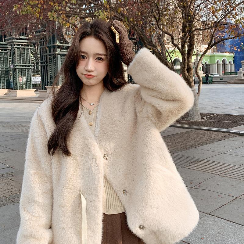 Women's fur integrated 2024 new popular small environmentally friendly fur fashion high-end mink plush sweater