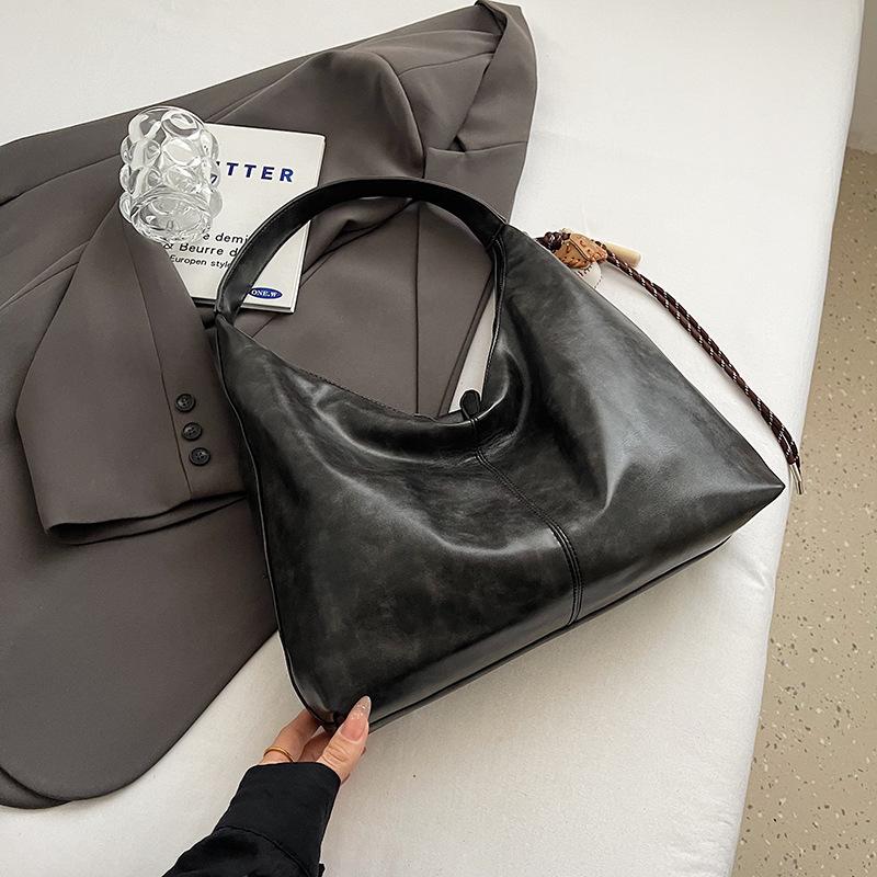 Tote bag women's autumn new large-capacity commuter bag casual retro shoulder work shopping bag