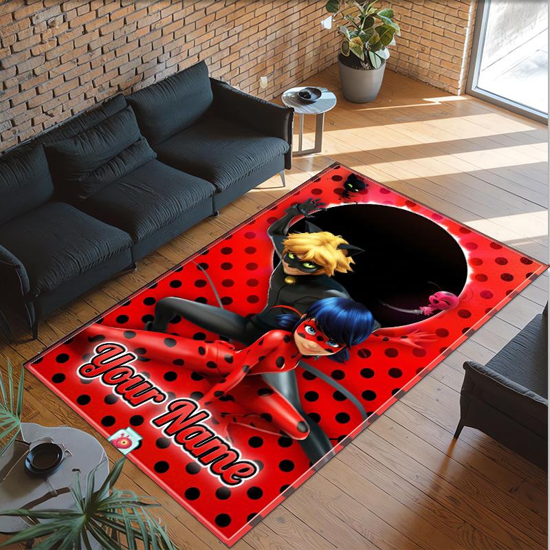 Tappeto in Cristallo di Velluto Personalizzato con Nome e Testo, Tappeto Antiscivolo Miraculous Ladybug per Decorazione Domestica