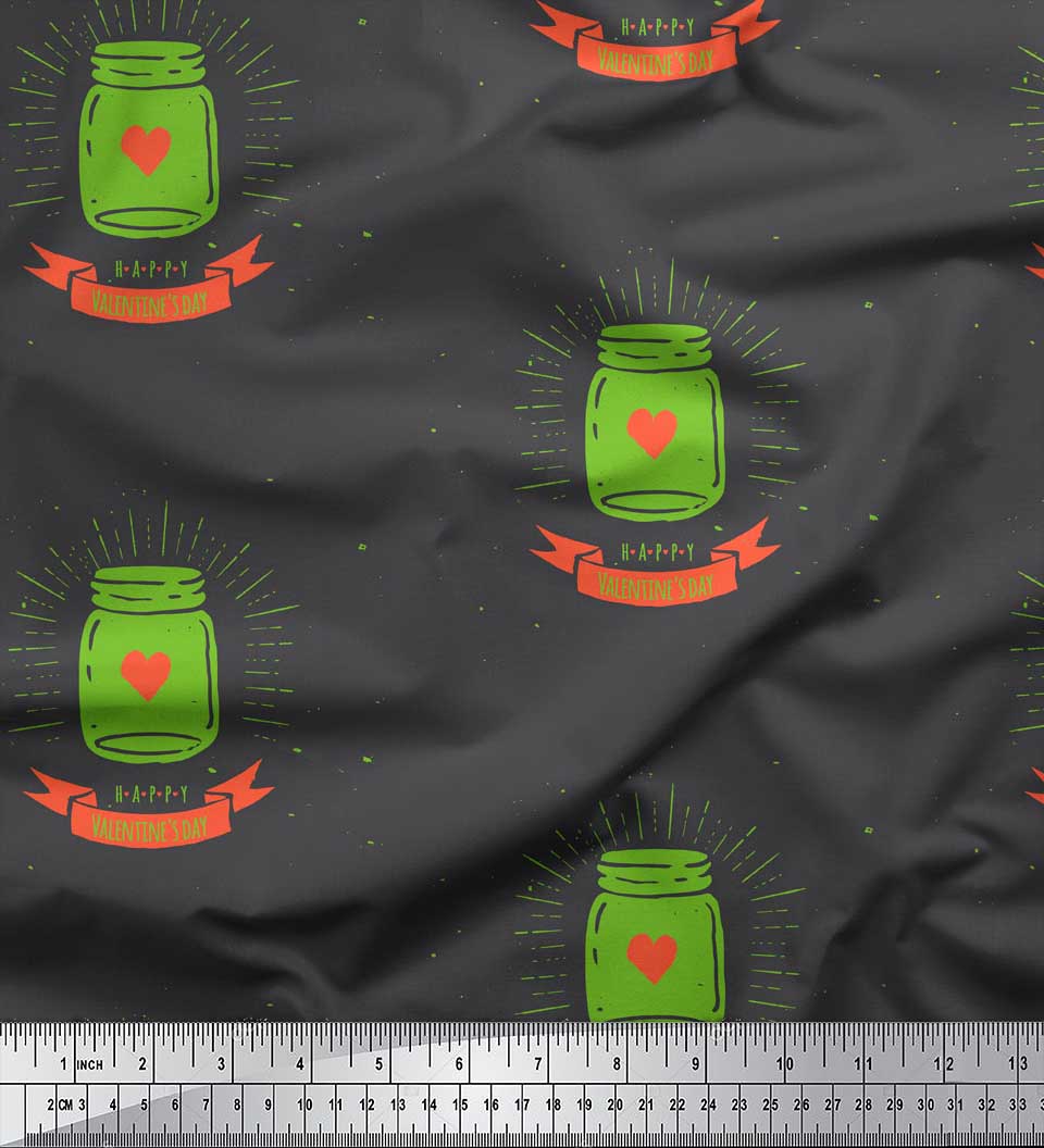 

Soimoi Green Japan Crepe Satin Тканина Jar & Happy Valentine Day Text Print Тканина на метри 42 дюйма 42 Inch Wide - Poly Crepe зелений