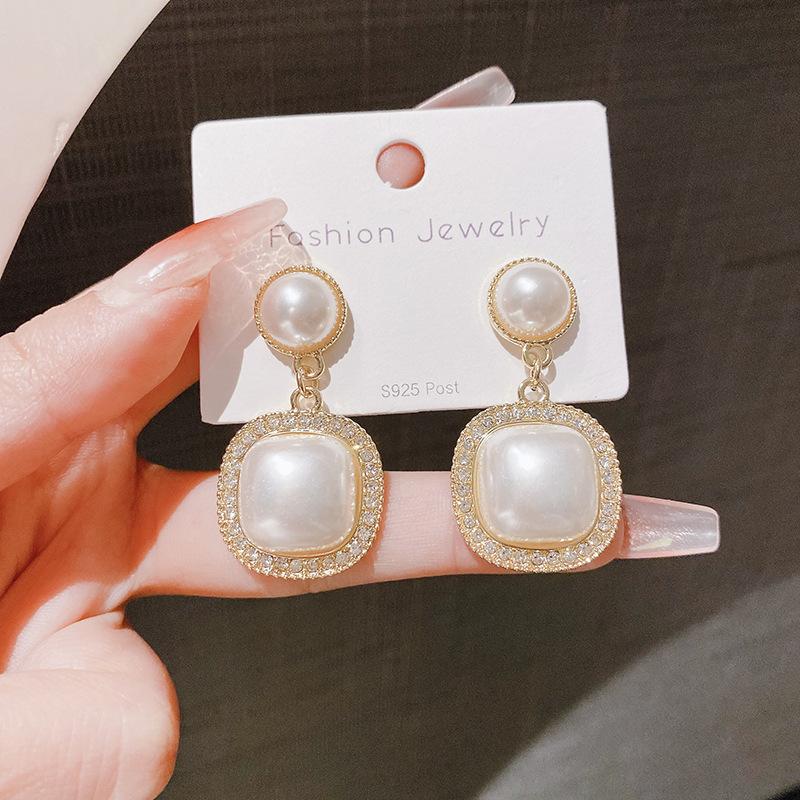 European and American Trend Personalized Square Pearl Earrings Light Luxury Niche Trendy High-end Temperament Earrings