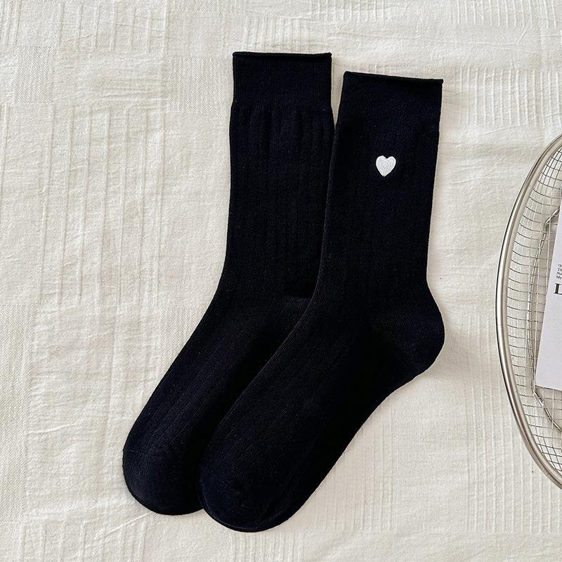 White Socks, Solid-colored Cotton Socks for Women, Mid-calf Socks for Women In Autumn and Winter, Heart-shaped Embroidered Rolled-up Socks