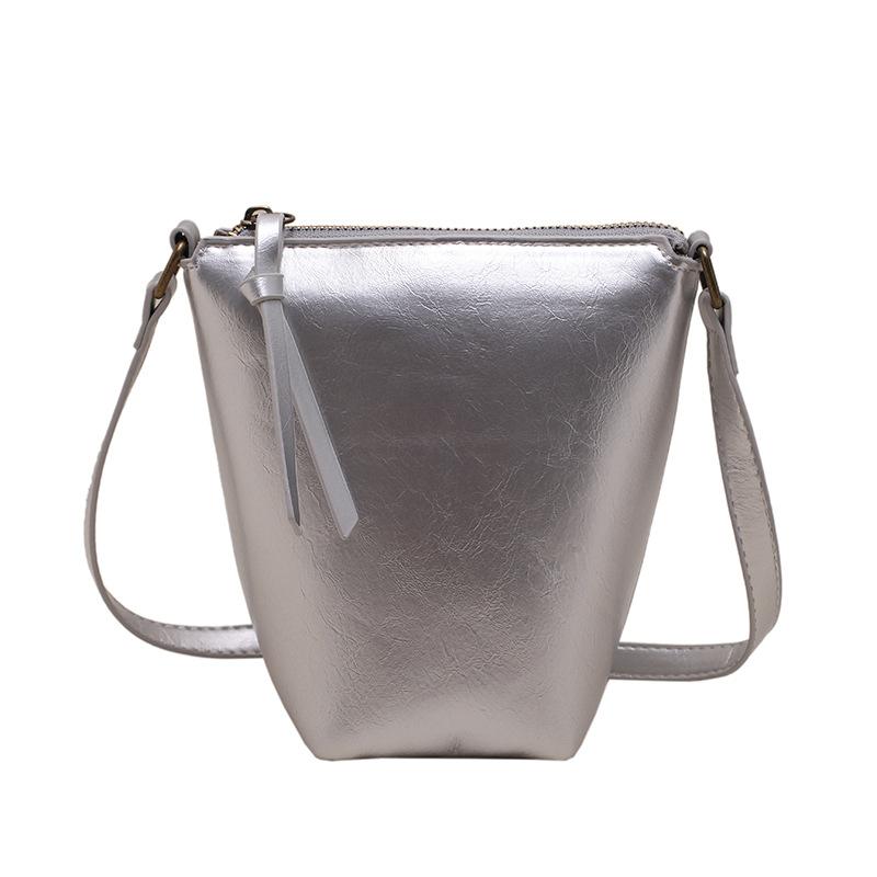 This Year's Popular Small Bags, Women's Striped Women's Bags, Fashionable and Versatile Shoulder Bags, Simple Messenger Mobile Phone Bucket Bags.