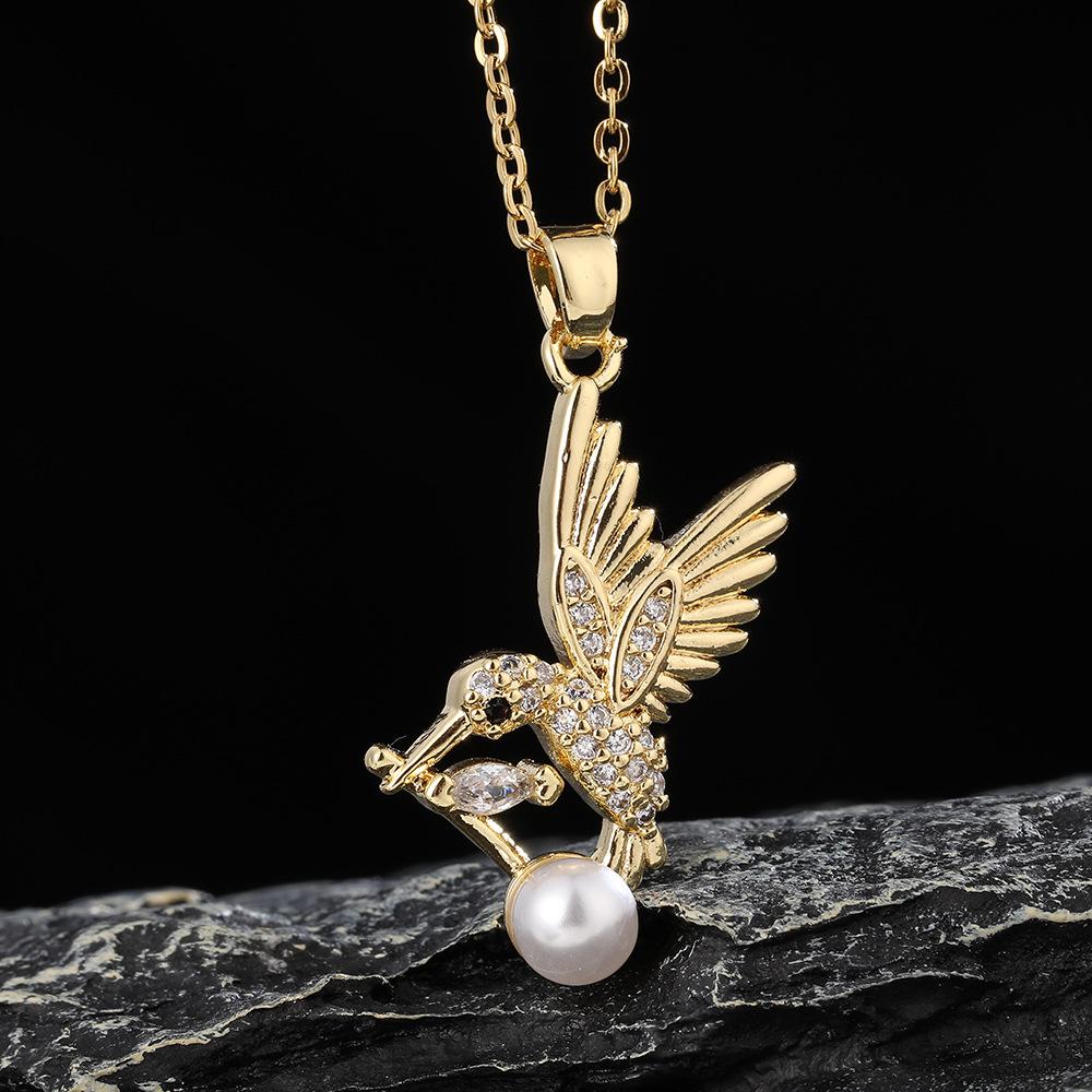 Colorful Zircon Pearl Hummingbird Flying Pendant Necklace Titanium Steel Collarbone Chain Women's Unique Design
