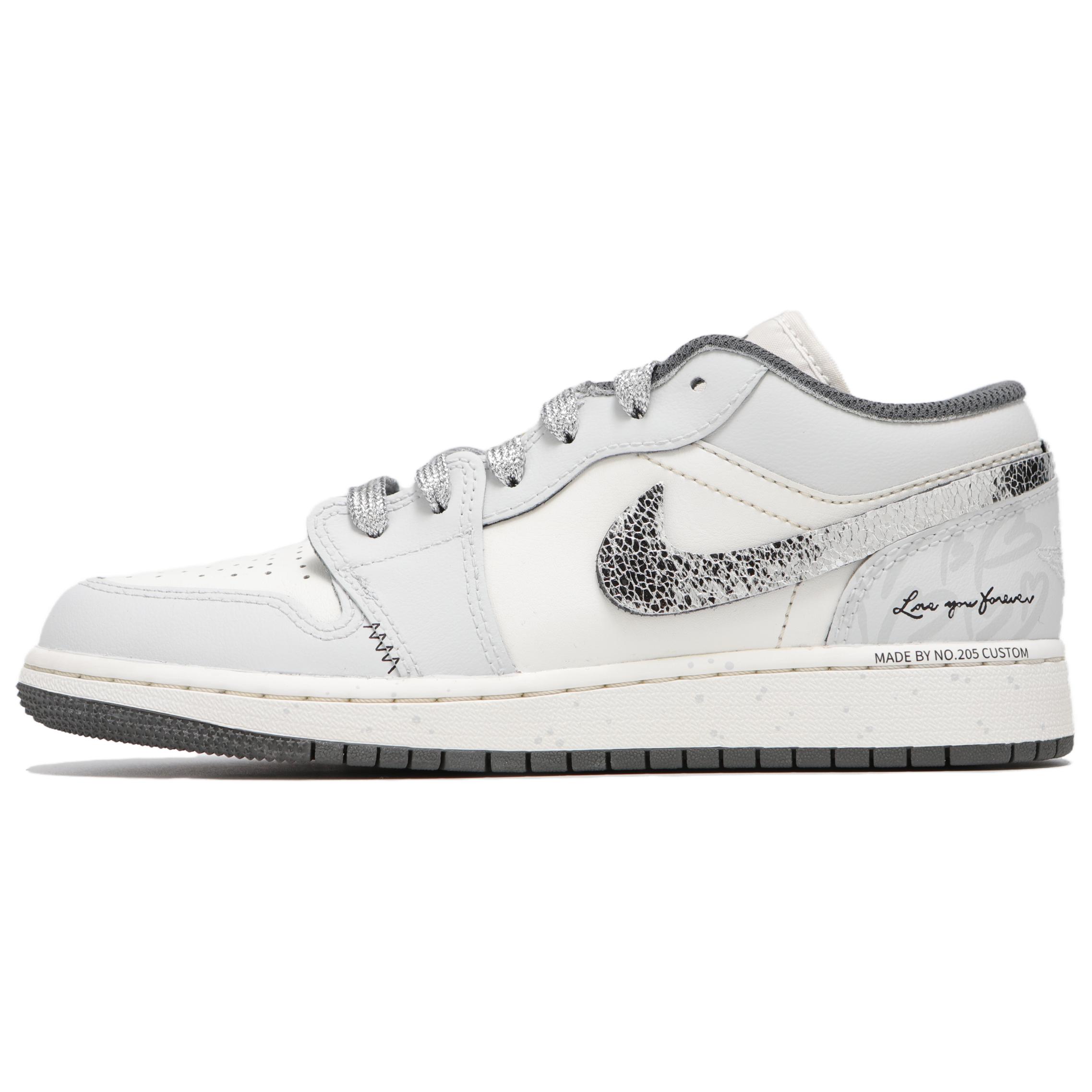 

Jordan Air Jordan 1 Low top Vintage Basketball Shoes Women s Gray White 553560-044(Team24-) 38.5