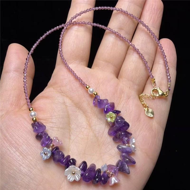 Natural strawberry crystal gravel necklace ice-through pink peach blossom strawberry crystal collarbone chain fashionable irregular and fresh