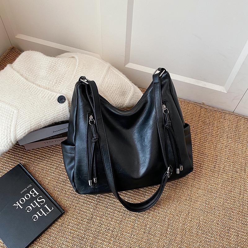 Simple and Fashionable Large-capacity Tote Bag, Retro Casual Shoulder Bag, Commuter Women's Bag