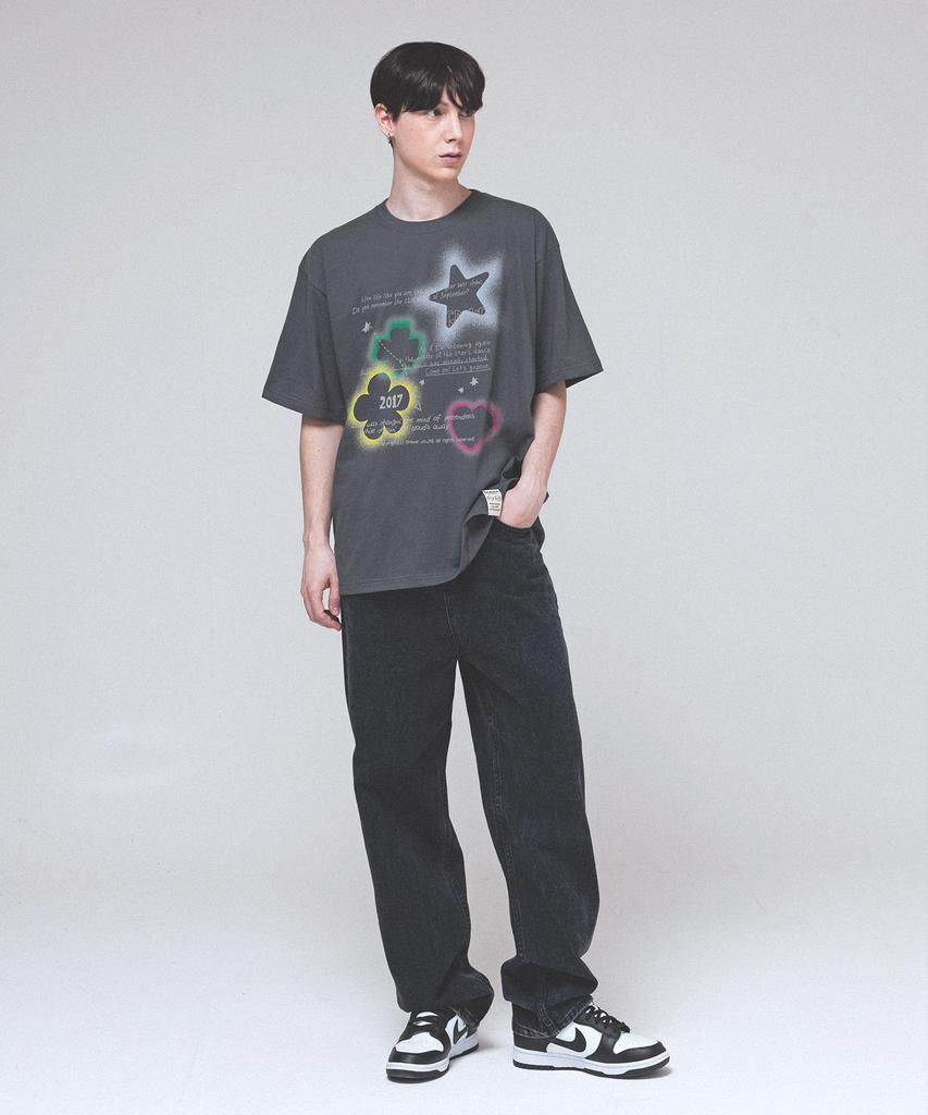 GRAVER [Unisex] Spray Doodle Short Sleeve T-Shirt_Charcoal