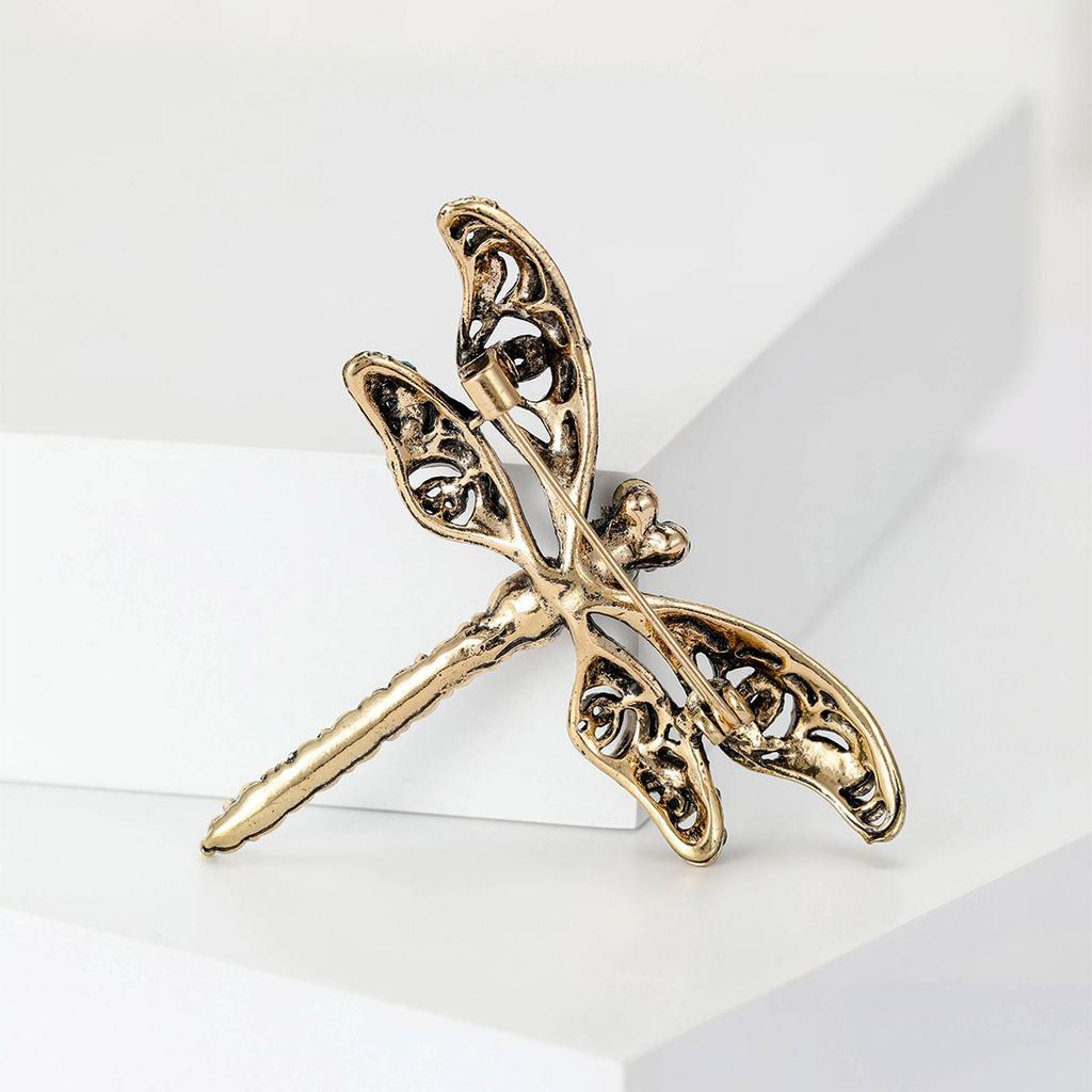 Fashionable Sophisticated Dragonflies Lapel Pin with Dripping Oil Designs Contrast Accessory for Party Supplies Costumes