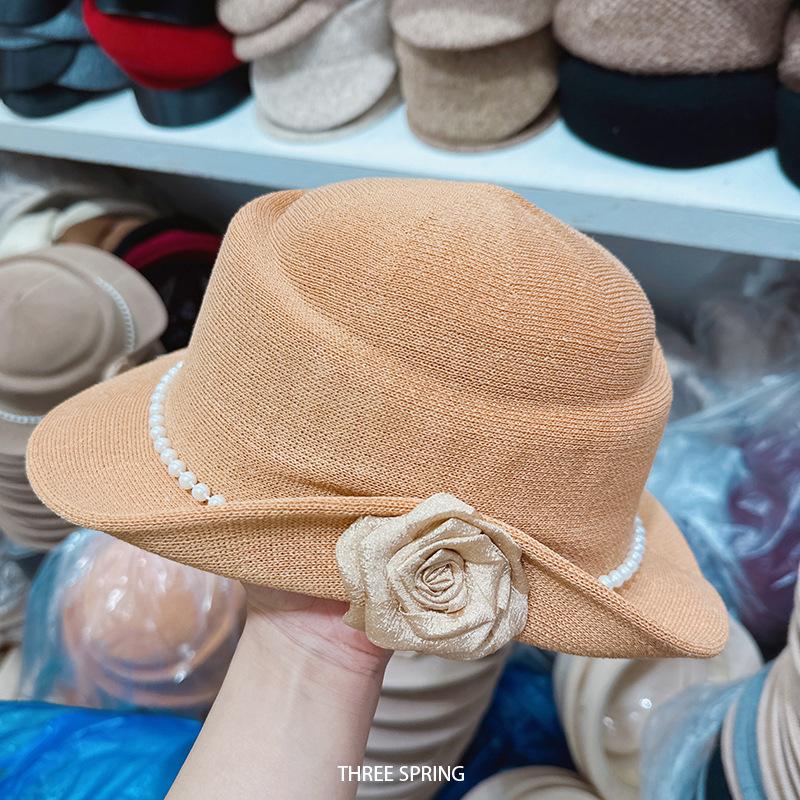 

Fashion French Style Camellia Flower Cap Elegant Hepburn Floral Bowler Hat Curl Brim British Women s Formal hat Famale Adult 56-58cm