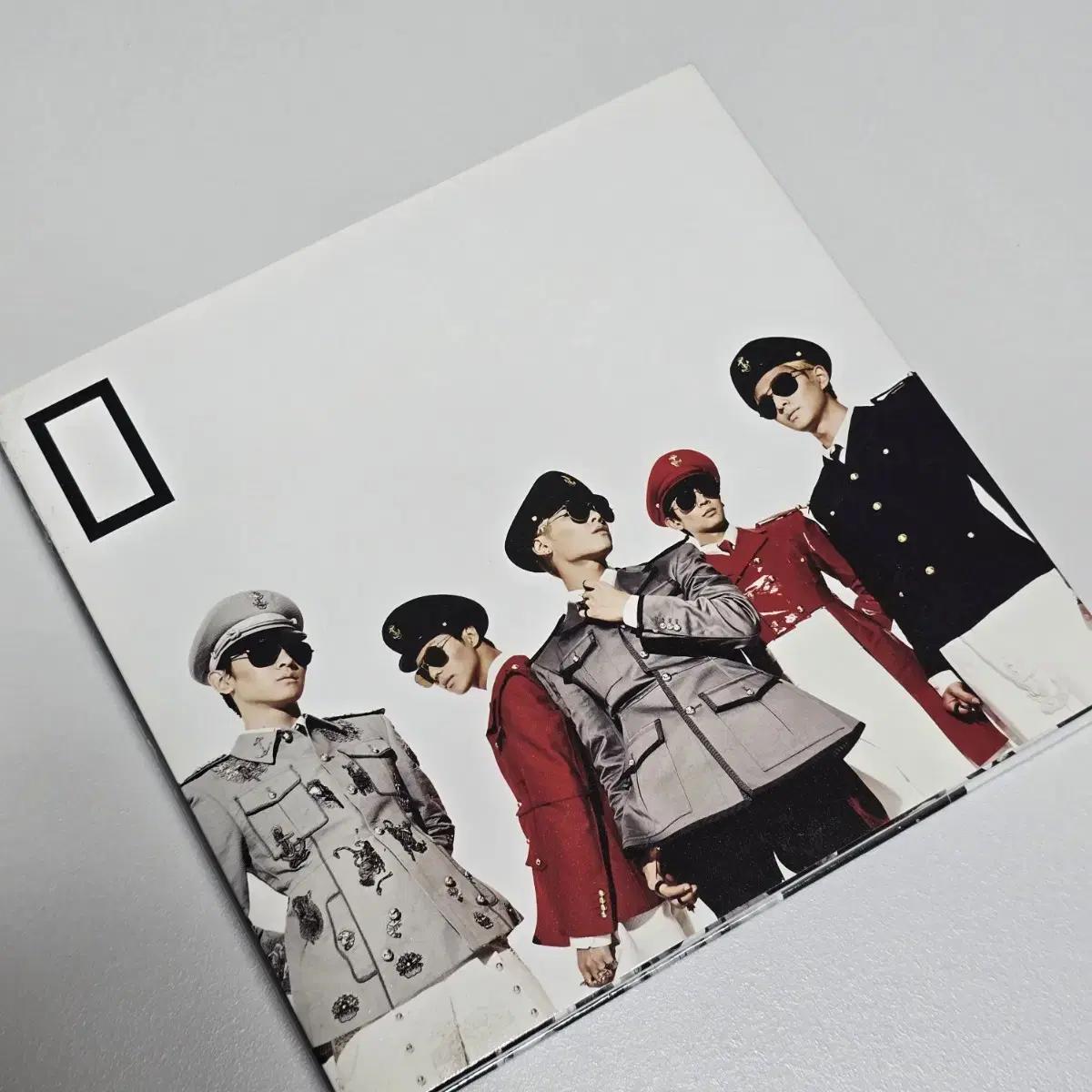 

Shinee Everybody Album Unsealed Photocard X