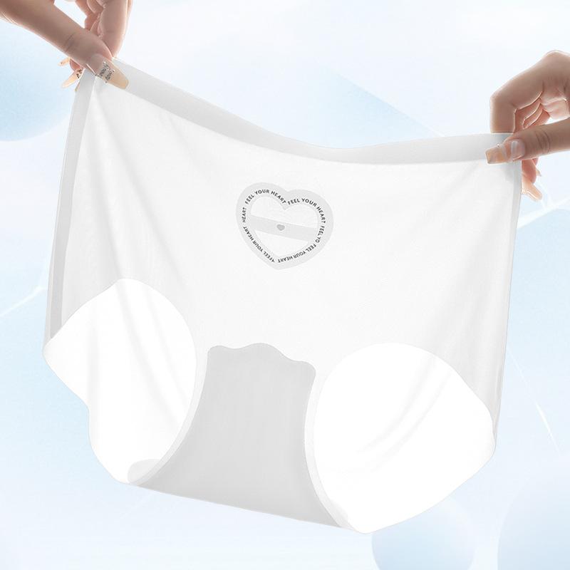 Plus Size Ladies Spring and Summer Comfortable Breathable Ice Silk No Trace Antibacterial Crotch Triangle Briefs