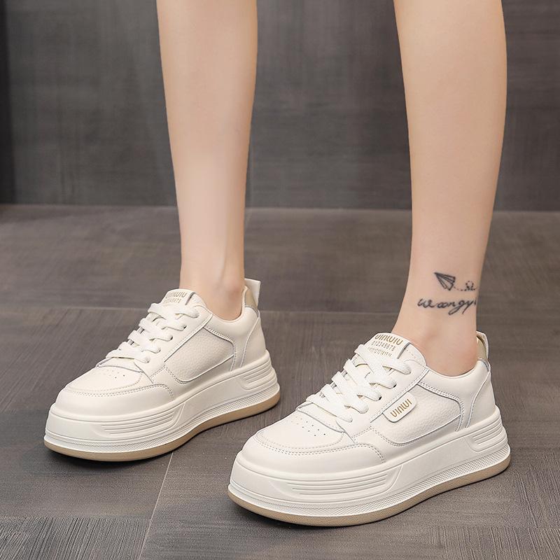 Little white shoes girls versatile spring and autumn flat thick soles 2025 autumn new breathable order surge casual dad sports shoes