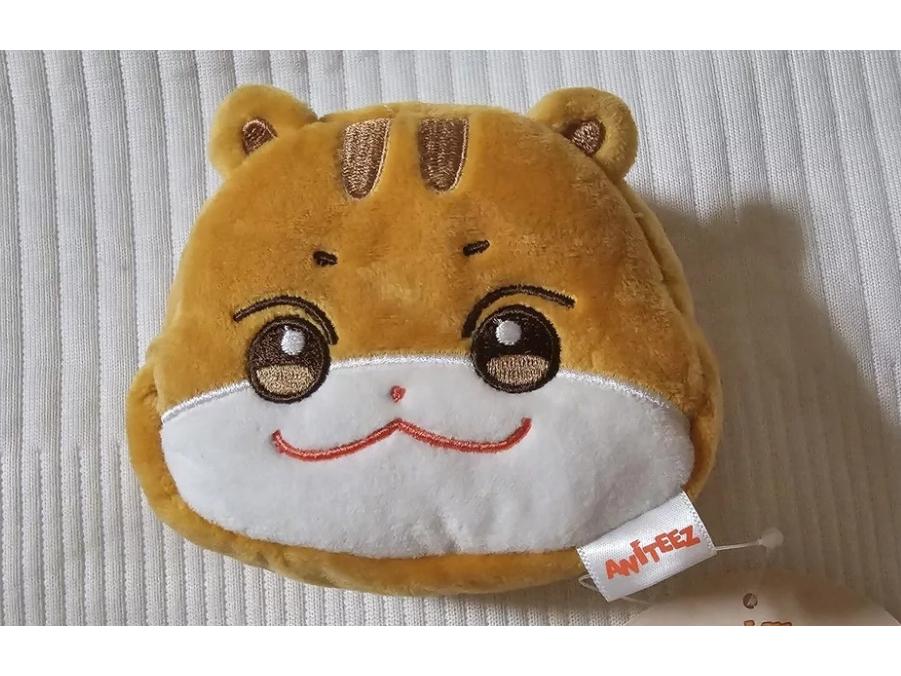 ATEEZ Coin Purse Pouch: Featuring Kang Yeosang, Choi San, Park Seonghwa, and Song Mingi.