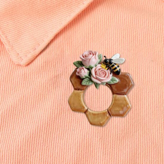 Glasses Holding Brooch Stylish Eyeglass Clip Pin Secure Glasses Holder Pin Shirts Jackets Scarves Brooch Eyewear Holder for Teachers Nurses Readers