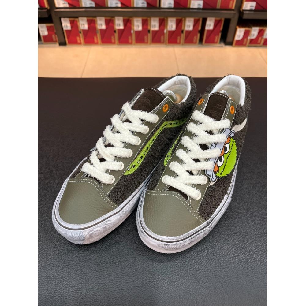 

Кроссовки Barnes Unisex Style 36 Style 36 «Улица Сезам» VN0A54F6YJ7