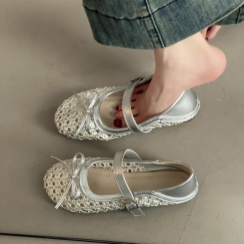 Versatile casual retro hollow breathable shallow mouth Mary Jane shoes girls summer fashion buckle sandals flat single shoes