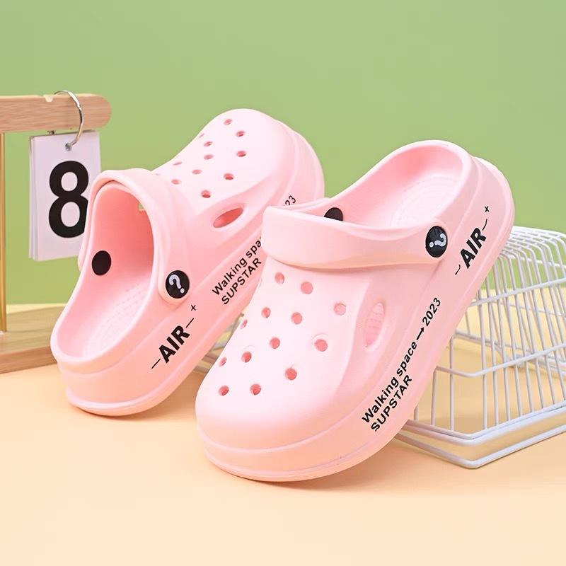 Children's Hole Shoes, Men's and Women's Middle-aged and Older Children's 2025 Summer DIY Durable Non-slip Thick-soled Beach Cute Cool Slippers