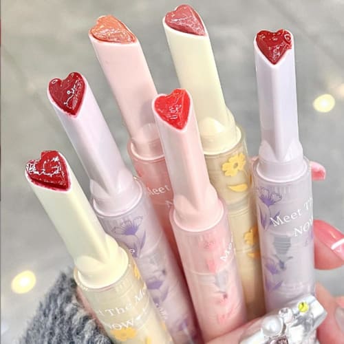 Cute, highly pigmented, melting lip makeup Skin tone No makeup discoloration Coloring Adhesion Long lasting Lasts all day No uneven skin tone Does not