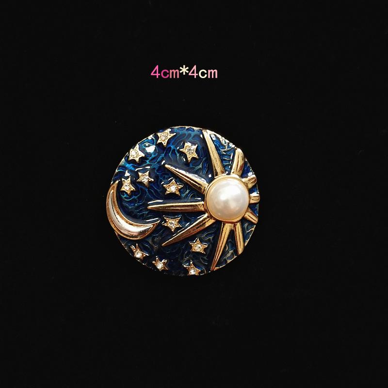 Vintage Palace Sun God Brooch Starry Sky Cloud Enamel Brooches Milky Way Series Accessory Pin Brooches Woman Party