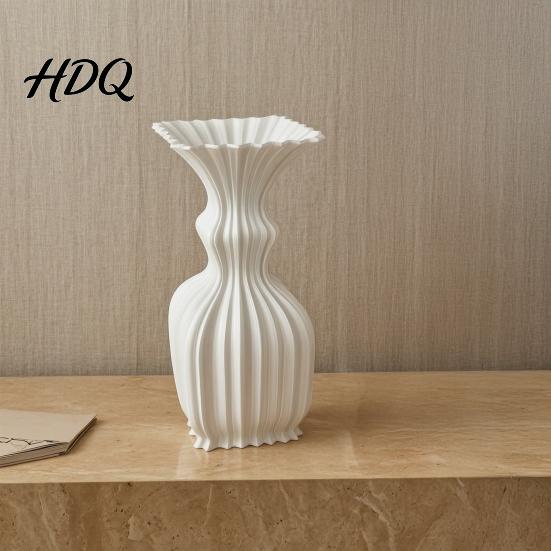 Modern Flower Vase for Balcony Vintage Hydroponic Vase 3D Printed Vertical Ridged Curvy Minimalist Creative Planter Garden Sculptural Tabletop Decor