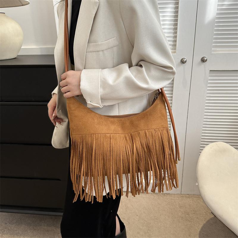 Vintage-inspired Canvas Tote Bag With Tassels And Spacious Interior For Daily Use