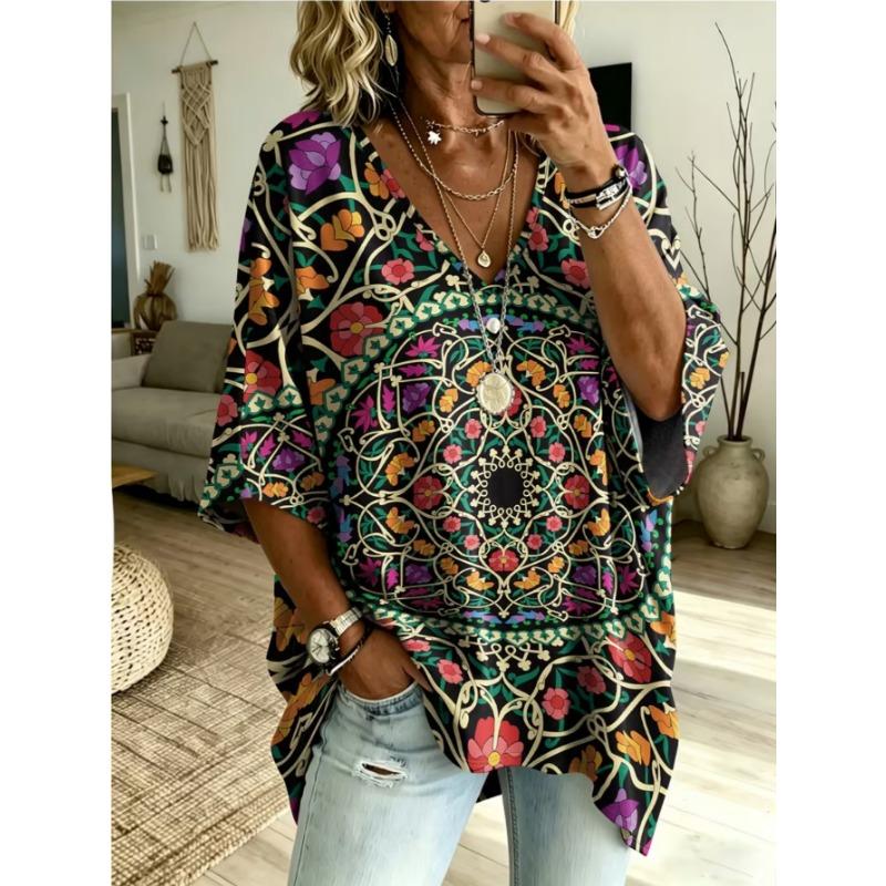 Camiseta de cuello en V de talla grande para mujer, top retro casual, con diseño estampado, moderna y versátil, lavable a máquina.