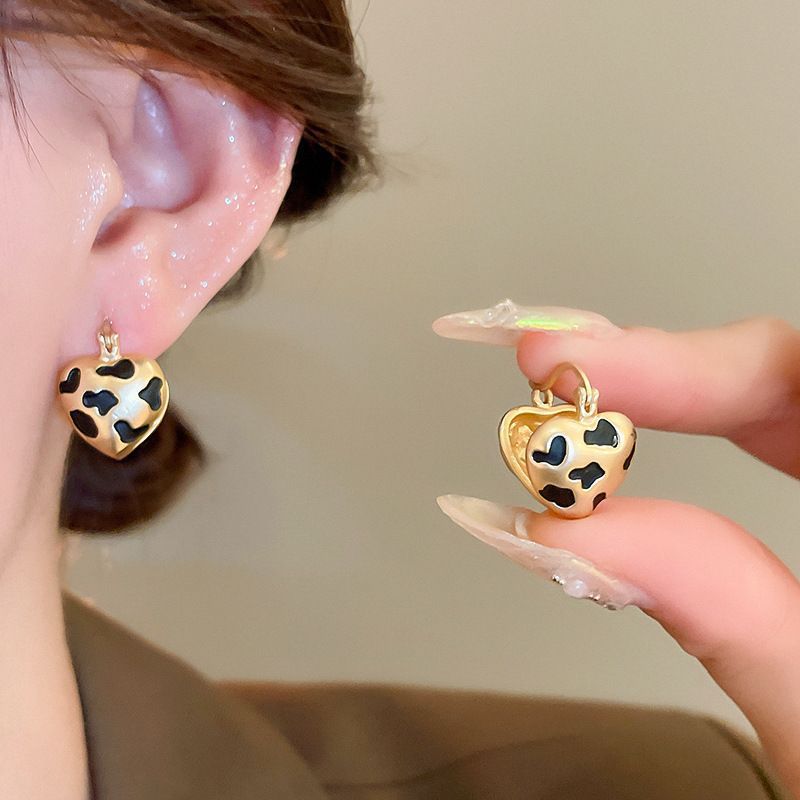 Hong Kong Style Real Gold Electroplated Leopard Print Circle Earrings Square Face Retro High-end Earrings Commuter Versatile Earrings Niche